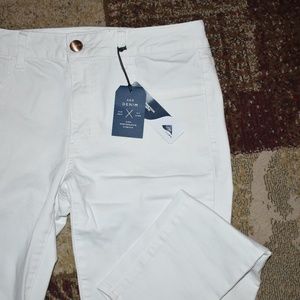American Eagle white low-rise jeggings